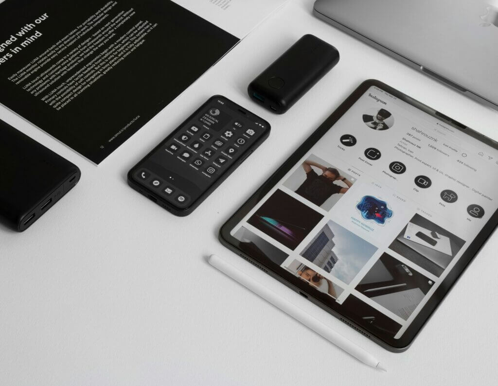 mobile devices (computer, ipad, phones) showing the importance of mobile web design